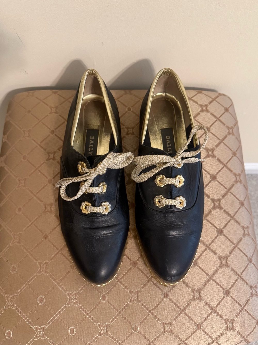 Vintage Bally Jallut Women’s Black Leather & Gold Lace-Up Shoes
